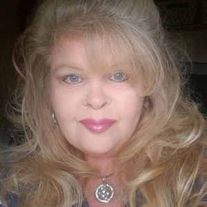 Meet your Posher, Beverly